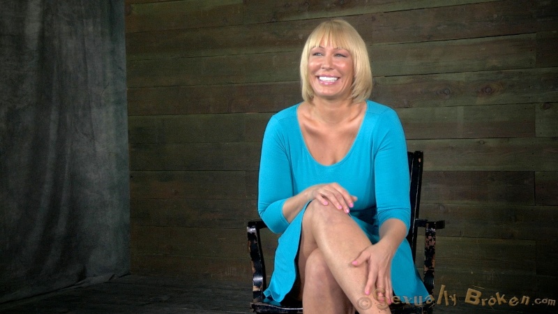 Gorgeous blondie passionately sucks a big boner