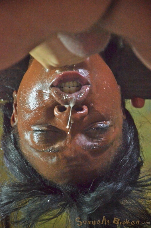 Athletic Black whore Ana Foxx mouth raped upside down