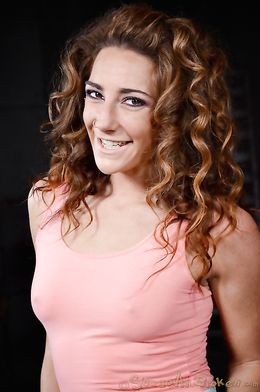 Savannah Fox squirting while being hard raped by two guys