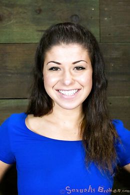 Small-tit brunette swallows a huge boner during fisting action