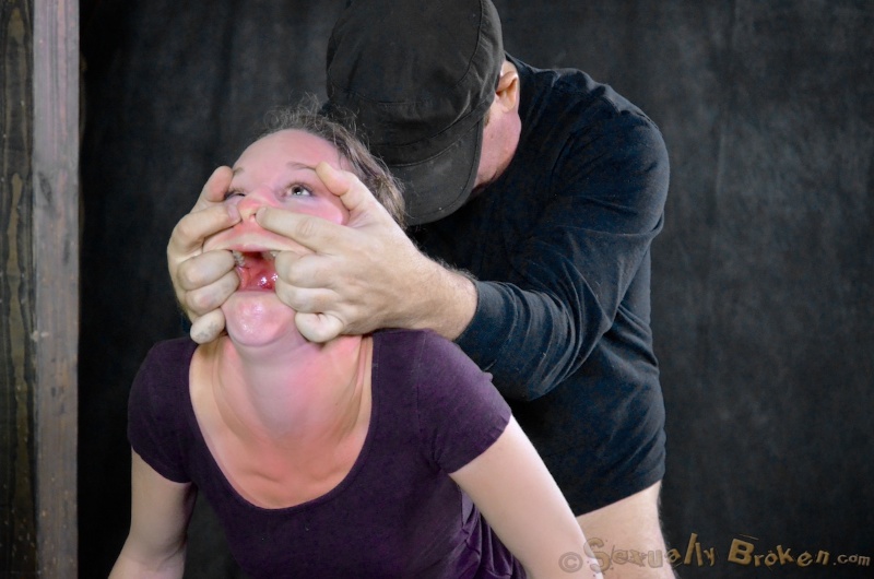 Cuffed babe with round bottom face fucked on the knees