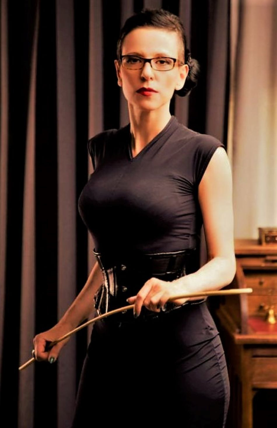 Flexible and stinging for schoolgirls' buttocks