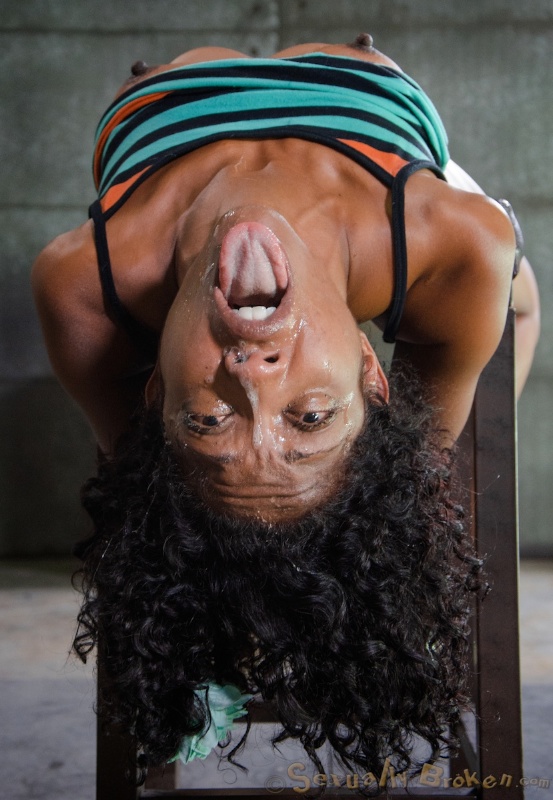 Sloppy face-fucking of a hot and young ebony